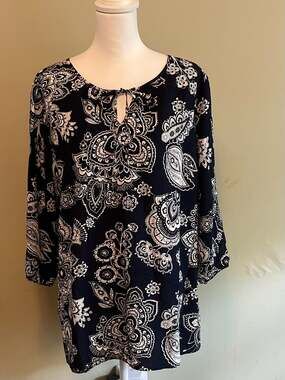 Talbots Workwear, Navy White Paisley 3/4 Sleeve Tie-Neck Rayon Top, Sz.1X